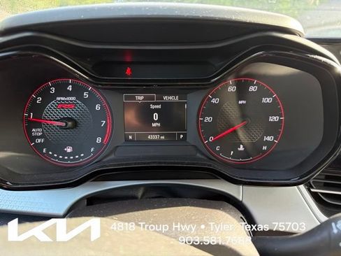 Used 2024 Chevrolet Trax RS FWD image 16