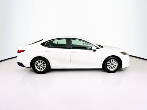 Used 2025 Toyota Camry LE image 10