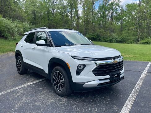 Certified 2025 Chevrolet TrailBlazer LT AWD/4WD image 1