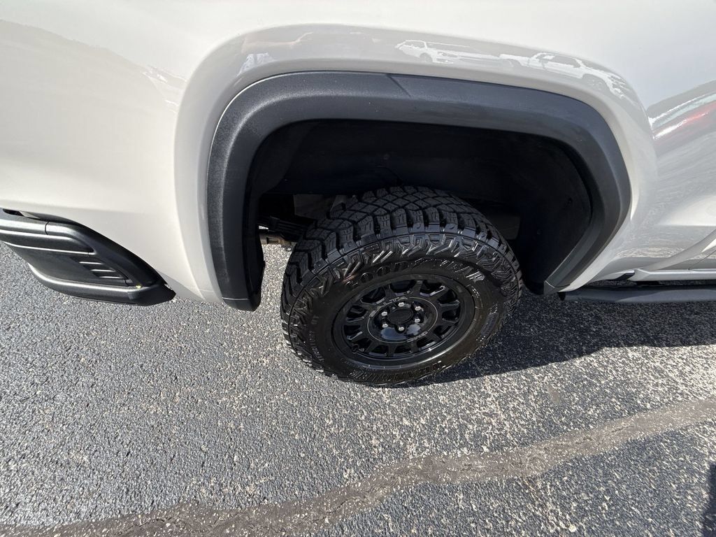 Certified 2026 GMC Sierra 1500 AT4X w/ AT4X AEV Edition AWD/4WD image 40