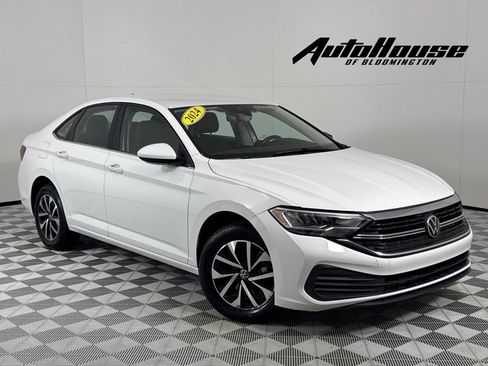 Used 2024 Volkswagen Jetta S image 1