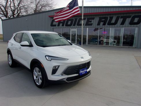 Used 2024 Buick Encore GX Preferred image 2