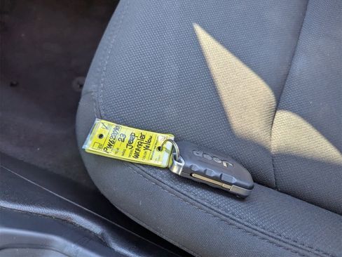 Used 2023 Jeep Wrangler Sport S image 34