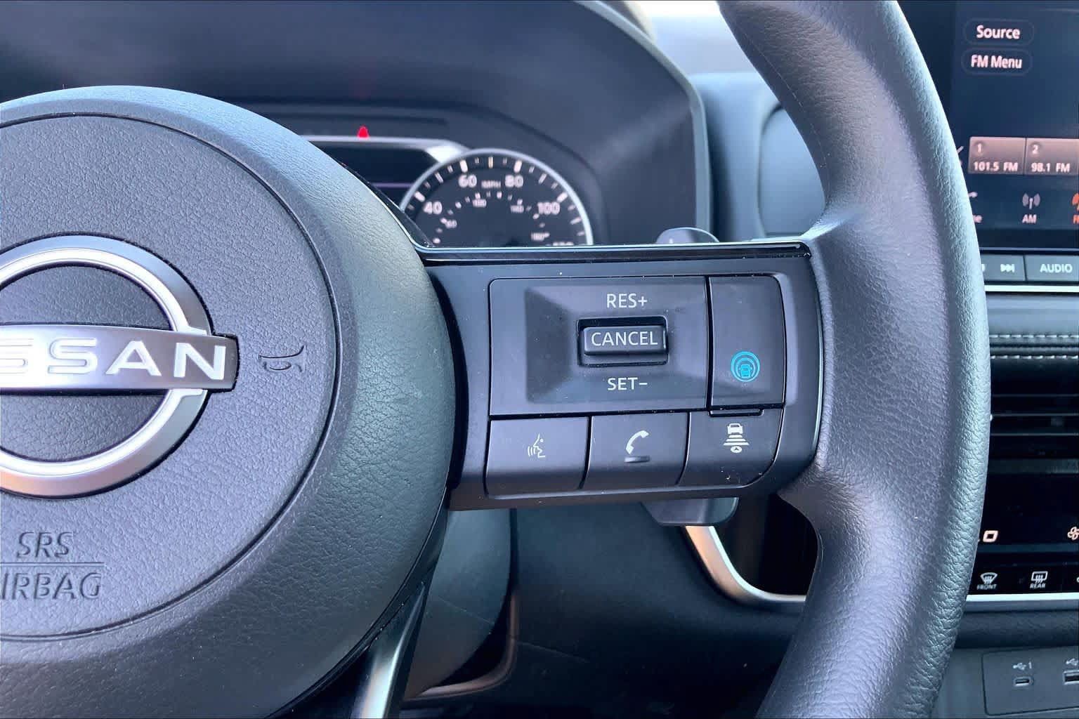 Used 2022 Nissan Rogue SV FWD image 25