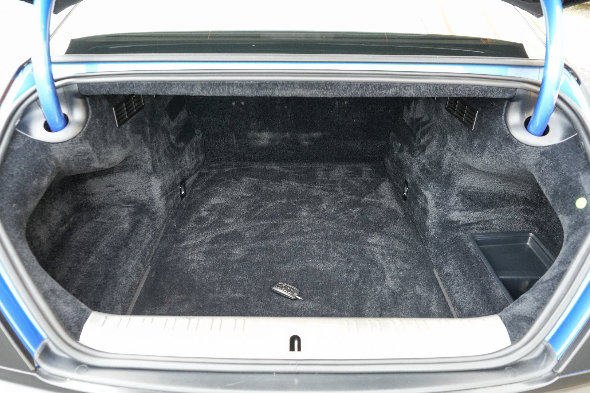 Used 2015 Rolls-Royce Wraith RWD image 28