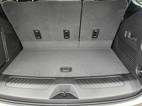 New 2026 GMC Yukon Elevation image 7