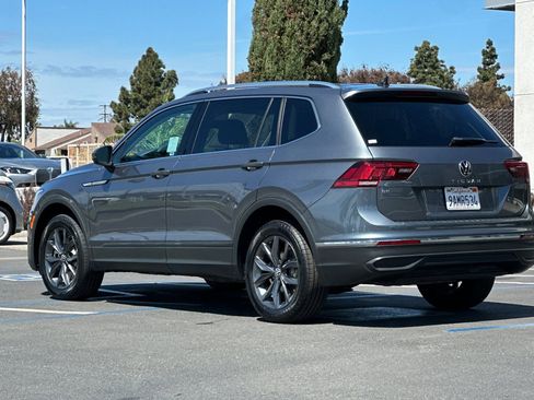 Used 2022 Volkswagen Tiguan SE FWD image 6