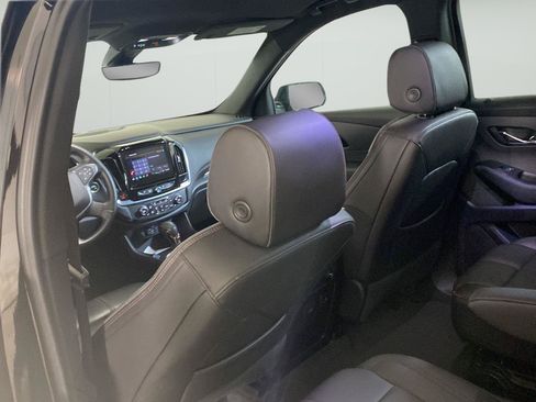 Certified 2023 Chevrolet Traverse RS FWD image 30