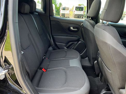 Used 2023 Jeep Renegade Latitude w/ Sun/Sound Group AWD/4WD image 20