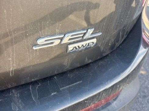 Used 2017 Ford Edge SEL w/ Equipment Group 201A image 23