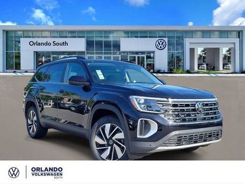 New 2026 Volkswagen Atlas SE FWD image 1