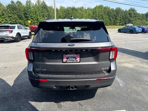 Used 2025 Ford Explorer Active AWD/4WD image 4