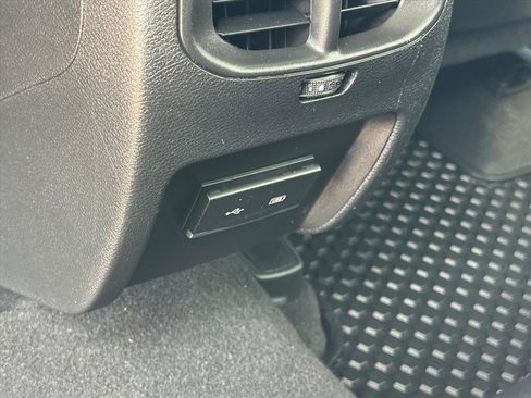 Used 2020 Jeep Cherokee Latitude Plus w/ Cold Weather Group AWD/4WD image 9