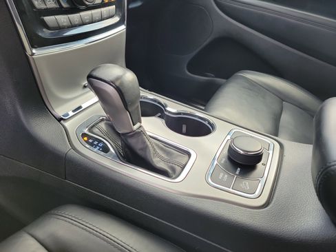 Used 2020 Jeep Grand Cherokee Limited image 29