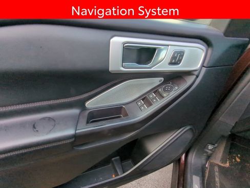 Used 2020 Ford Explorer Platinum w/ Premium Technology Package AWD/4WD image 8
