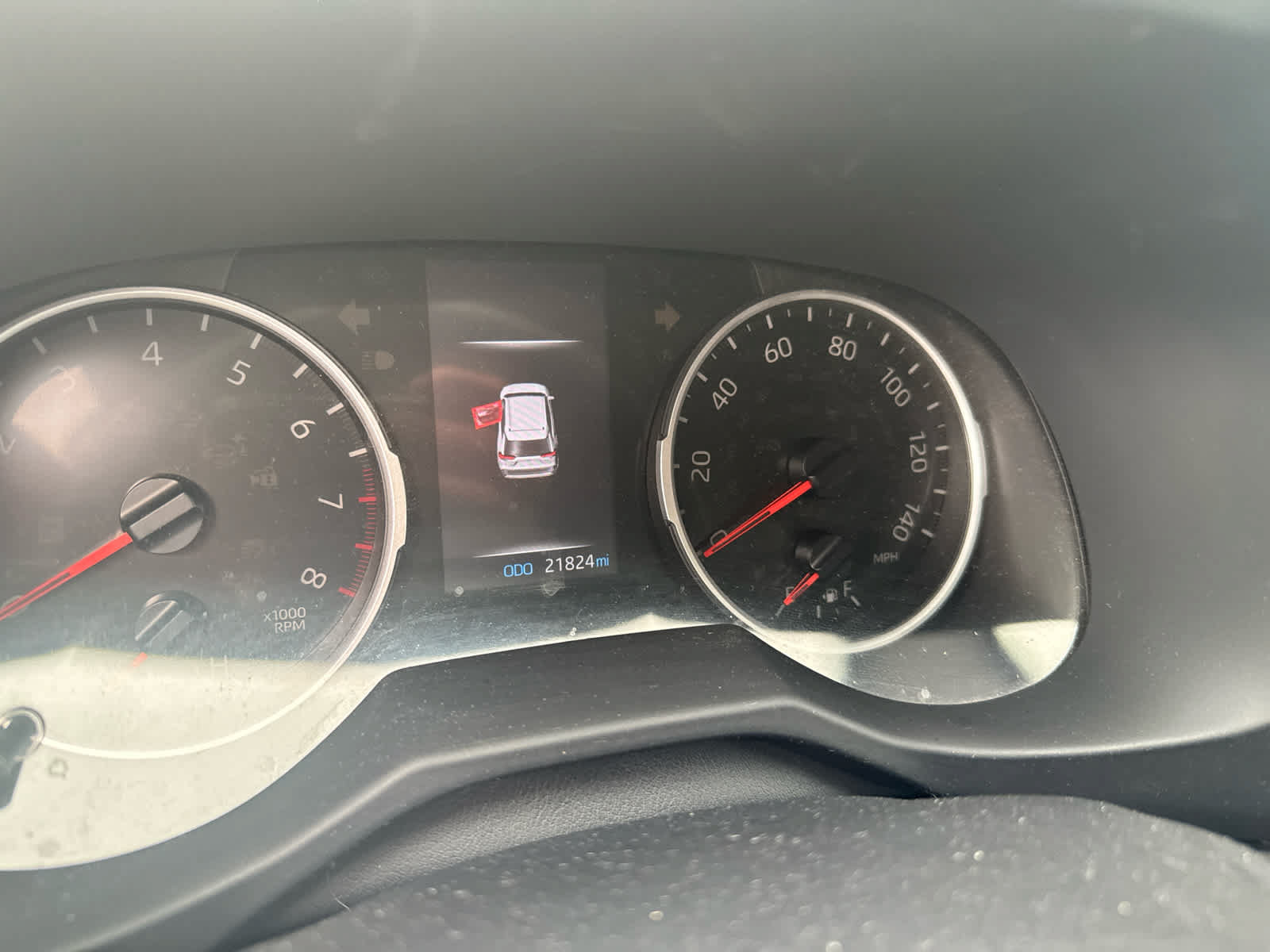 Used 2021 Toyota RAV4 LE FWD image 8