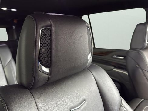 Used 2023 Cadillac Escalade ESV Luxury image 39