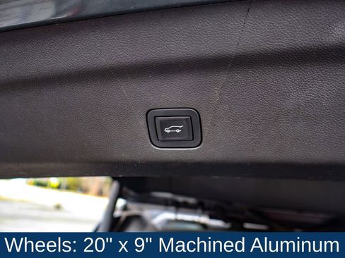 Used 2022 Chevrolet Tahoe Z71 image 39