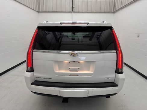 Used 2020 Cadillac Escalade ESV 4WD image 5