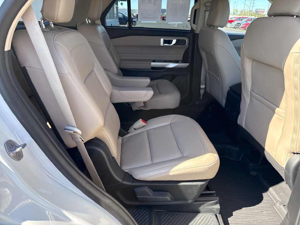 Used 2023 Ford Explorer XLT w/ Equipment Group 202A AWD/4WD image 22