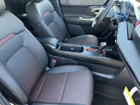 New 2025 Nissan Kicks SR image 14