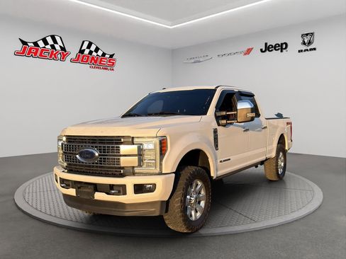 Used 2017 Ford F250 Platinum w/ Platinum Ultimate Package image 2