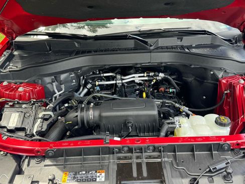 Used 2021 Ford Explorer XLT w/ Equipment Group 202A AWD/4WD image 37