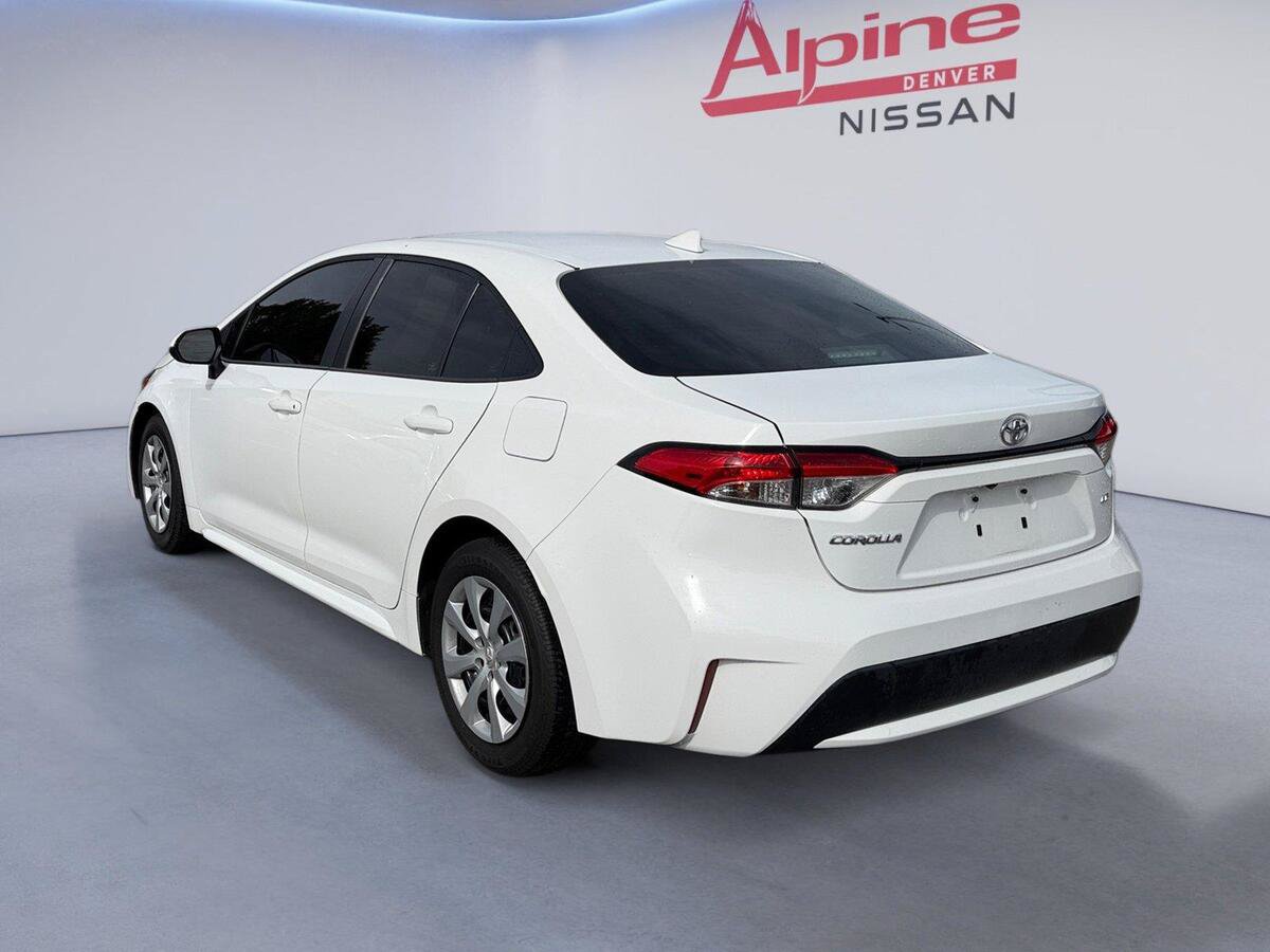 Used 2021 Toyota Corolla LE FWD image 3