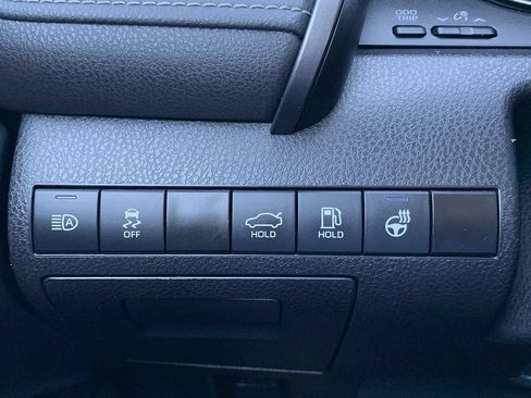 Used 2023 Toyota Camry SE FWD image 15