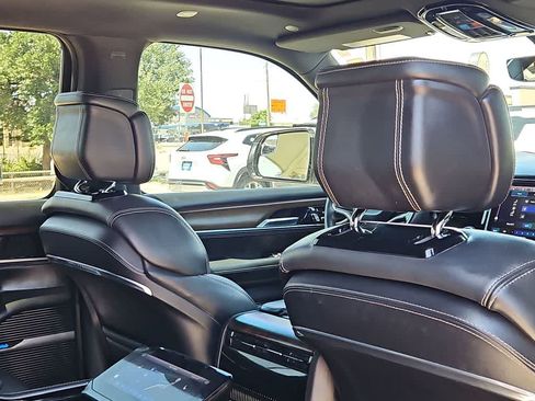 Used 2022 Jeep Grand Wagoneer Series I AWD/4WD image 17