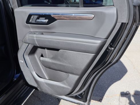 Used 2025 Chevrolet Tahoe Premier image 38