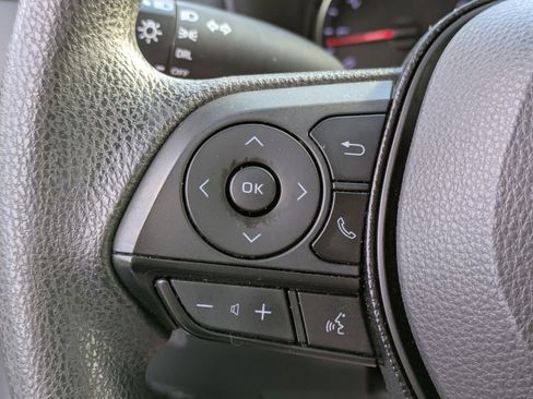 Used 2019 Toyota RAV4 LE image 15