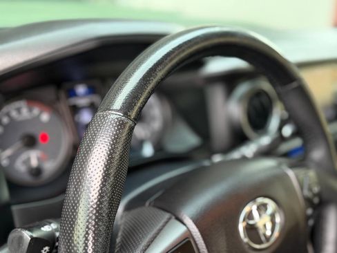 Used 2021 Toyota Tacoma TRD Sport image 77