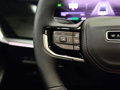 Used 2025 Jeep Wagoneer S Limited w/ Comfort Package image 18