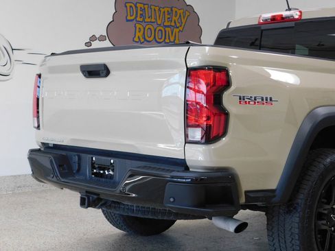 Used 2024 Chevrolet Colorado Trail Boss w/ Safety Package AWD/4WD image 71