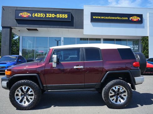 Used 2007 Toyota FJ Cruiser 4WD image 2