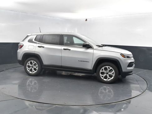 New 2025 Jeep Compass Sport w/ Mopar Graphics Package image 11