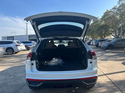 New 2026 Volkswagen Atlas Cross Sport SE FWD image 42