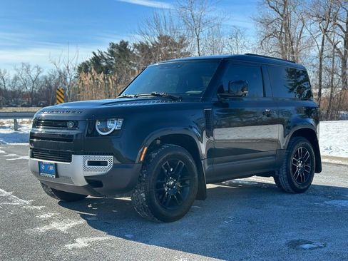 Used 2023 Land Rover Defender 90 S image 3