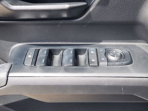 Used 2025 Toyota Tacoma SR5 image 28