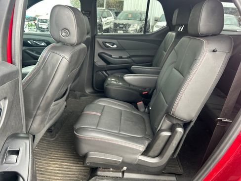 Used 2023 Chevrolet Traverse RS FWD image 10