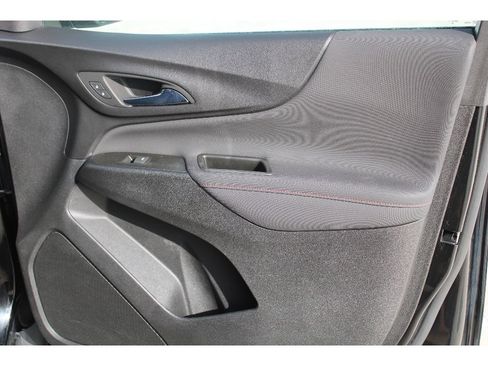 Used 2023 Chevrolet Equinox RS image 19