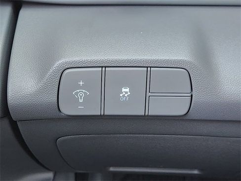 Certified 2024 Hyundai Elantra SEL image 16