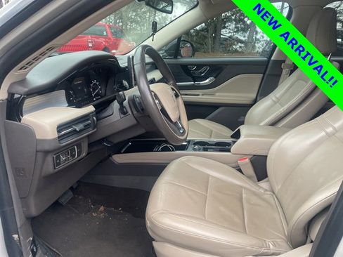 Used 2022 Lincoln Corsair FWD w/ Premium Package image 11