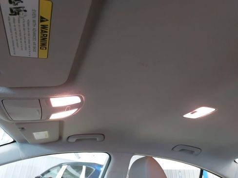 Used 2020 Hyundai Elantra SEL FWD image 31