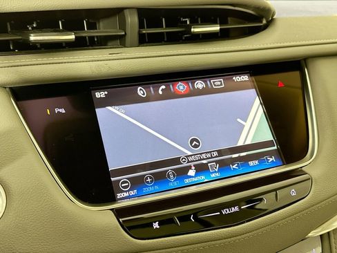Used 2017 Cadillac XT5 Luxury w/ Driver Awareness Package FWD image 13