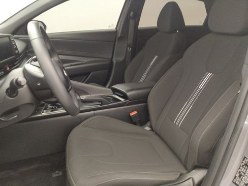 Used 2025 Hyundai Elantra Sport w/ Cargo Package FWD image 17