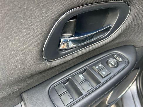 Used 2021 Honda HR-V EX image 9