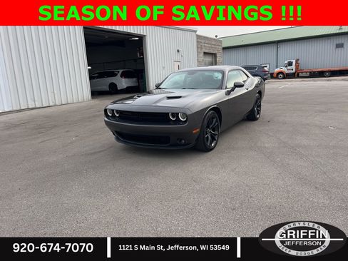 Used 2018 Dodge Challenger SXT Plus image 4
