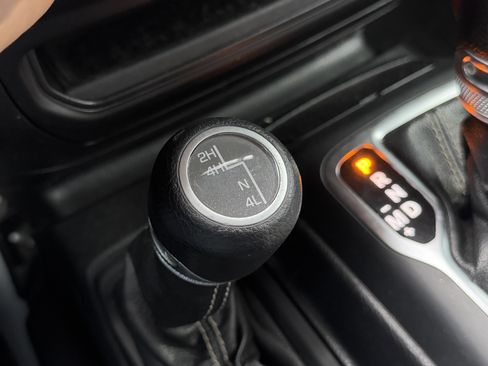 Used 2020 Jeep Gladiator Overland image 71